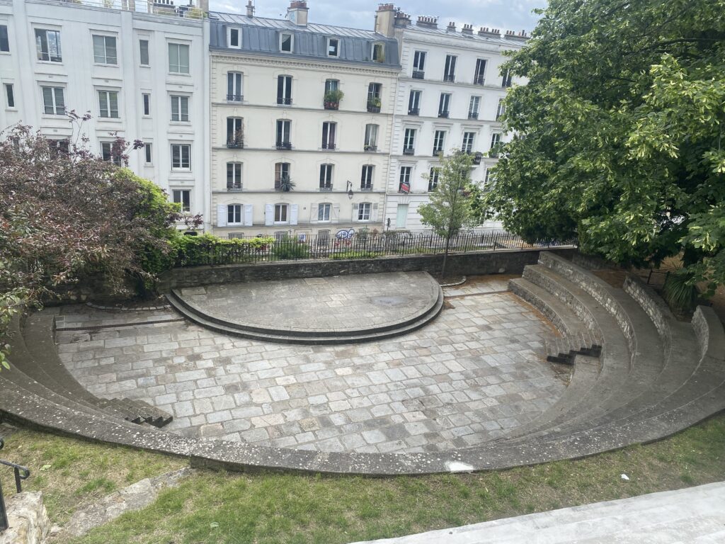 Derrière le micro : création et vulnérabilités — conférence Mūsae